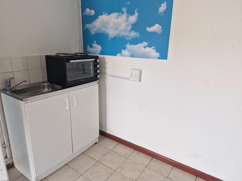 6 Bedroom Property for Sale in Cravenby Western Cape